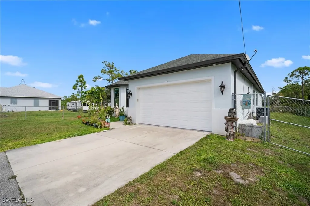 5270 42nd Street NE Naples FL 34120