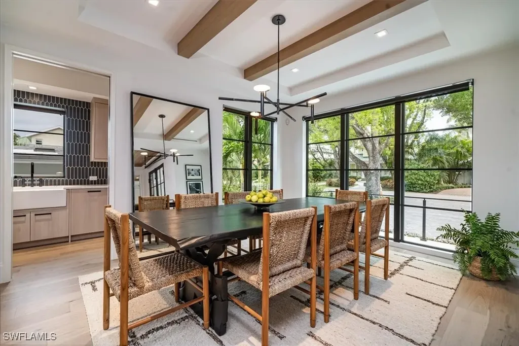 349 2nd Avenue N Naples FL 34102