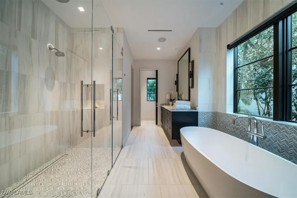 349 2nd Avenue N Naples FL 34102