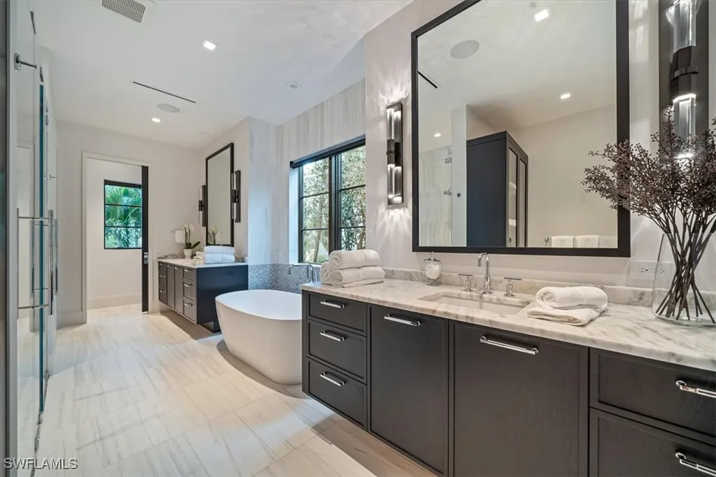 349 2nd Avenue N Naples FL 34102