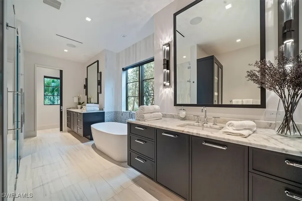 349 2nd Avenue N Naples FL 34102