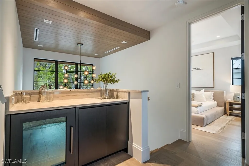 349 2nd Avenue N Naples FL 34102