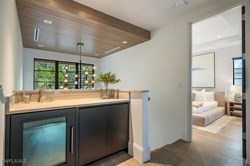 349 2nd Avenue N Naples FL 34102