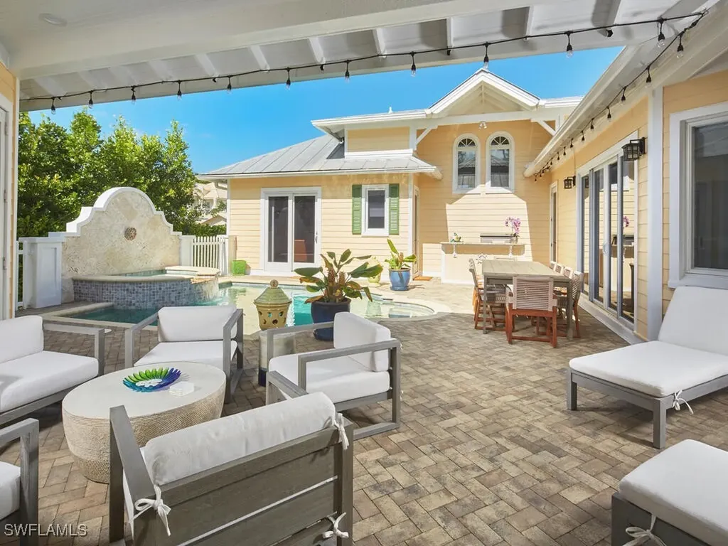 165 Broad Avenue S Naples FL 34102
