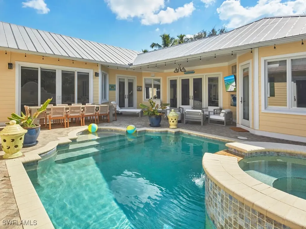 165 Broad Avenue S Naples FL 34102