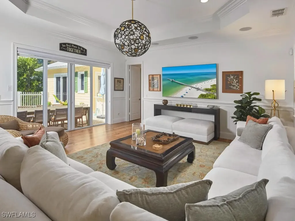 165 Broad Avenue S Naples FL 34102