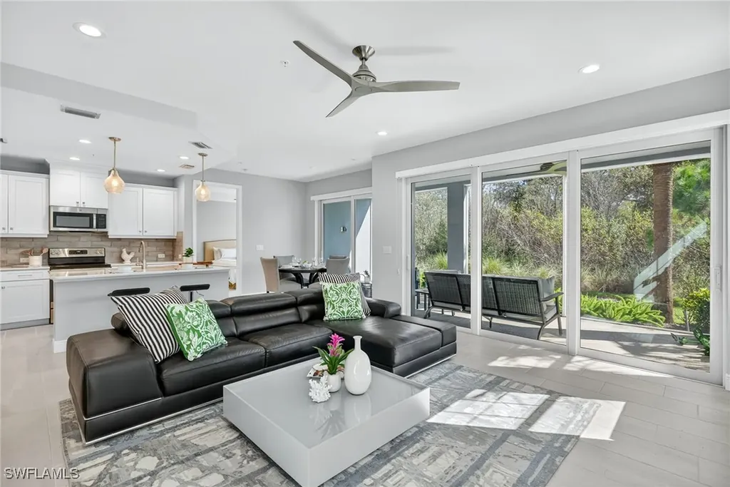 2554 Seychelles Drive Naples FL 34112
