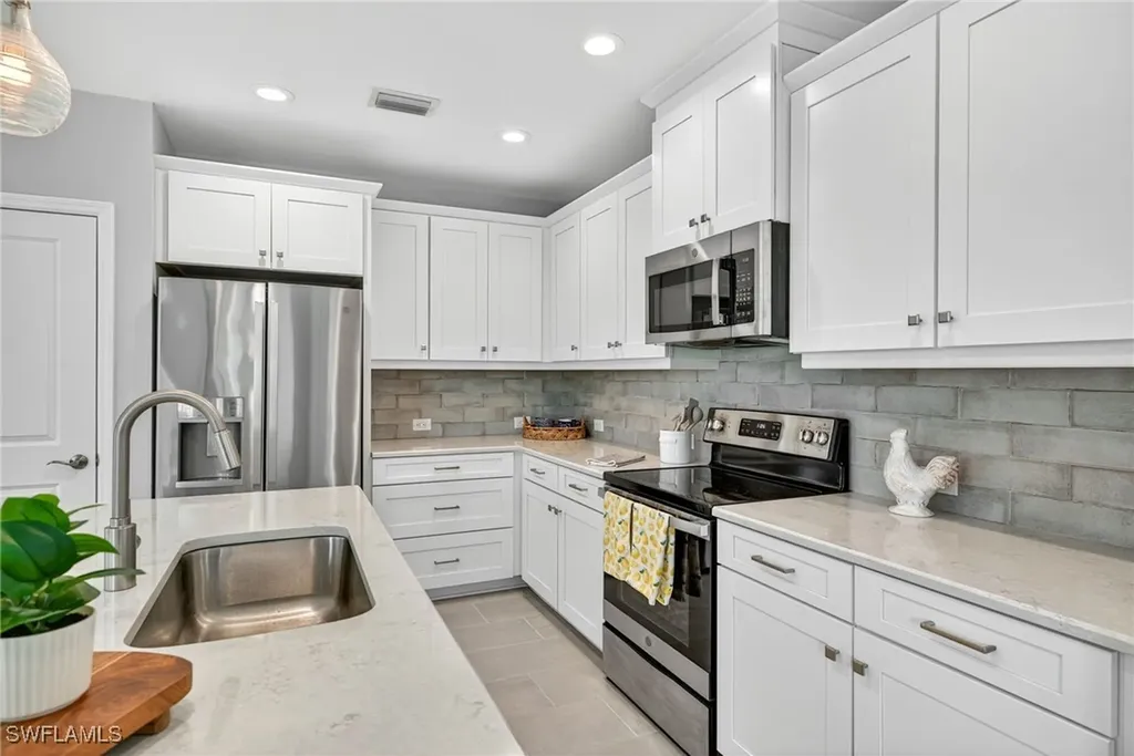 2554 Seychelles Drive Naples FL 34112