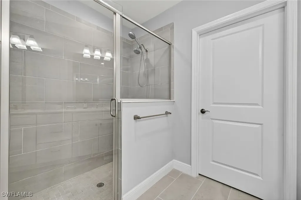 2554 Seychelles Drive Naples FL 34112