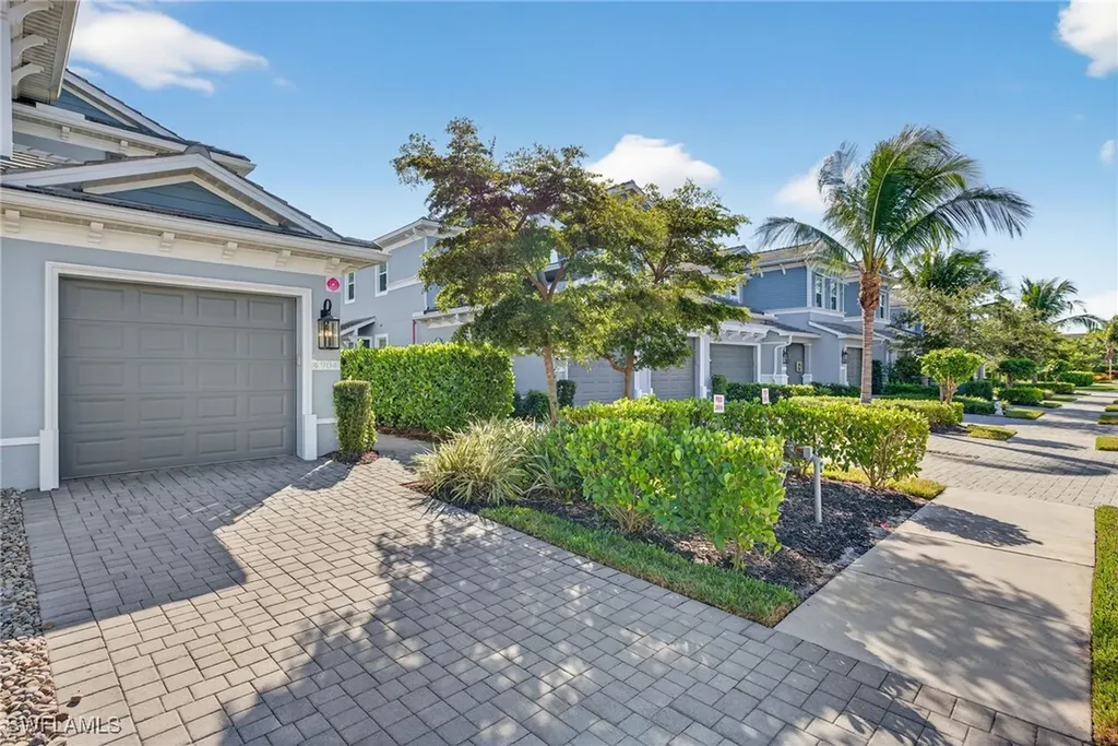 2554 Seychelles Drive Naples FL 34112