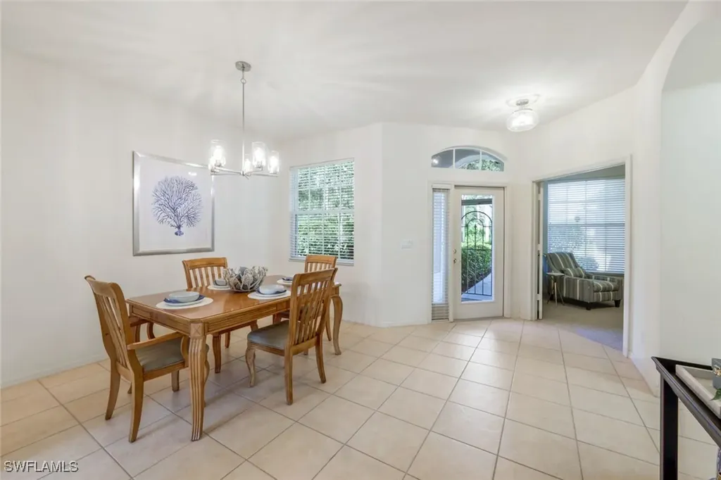 6086 Highwood Park Lane Naples FL 34110