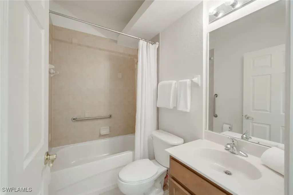 6086 Highwood Park Lane Naples FL 34110