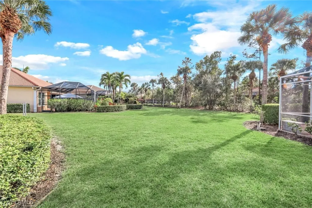 6086 Highwood Park Lane Naples FL 34110