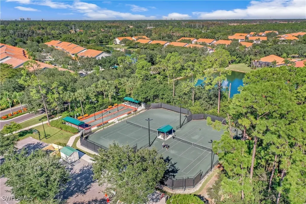 6086 Highwood Park Lane Naples FL 34110