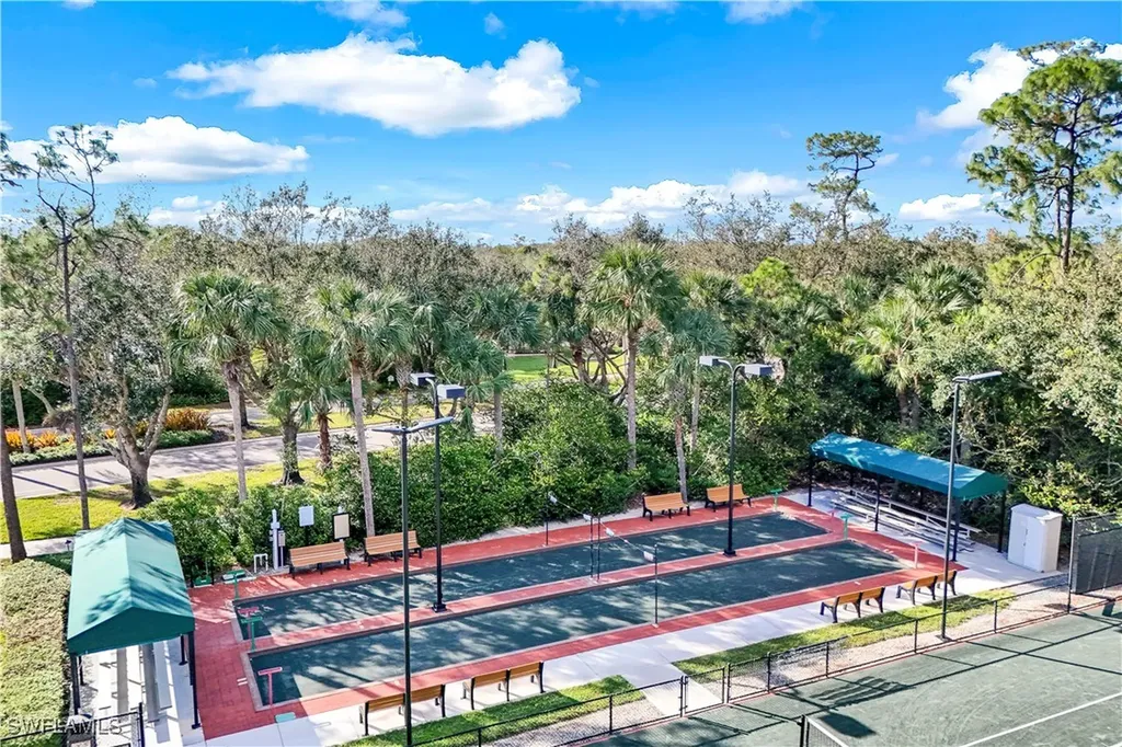 6086 Highwood Park Lane Naples FL 34110
