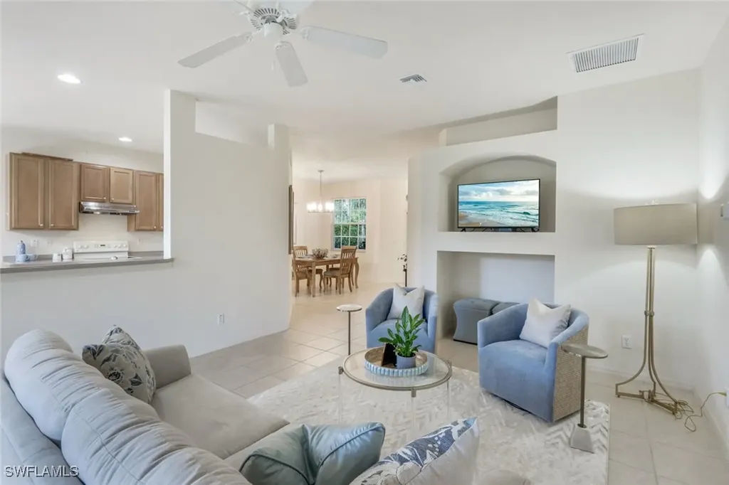 6086 Highwood Park Lane Naples FL 34110