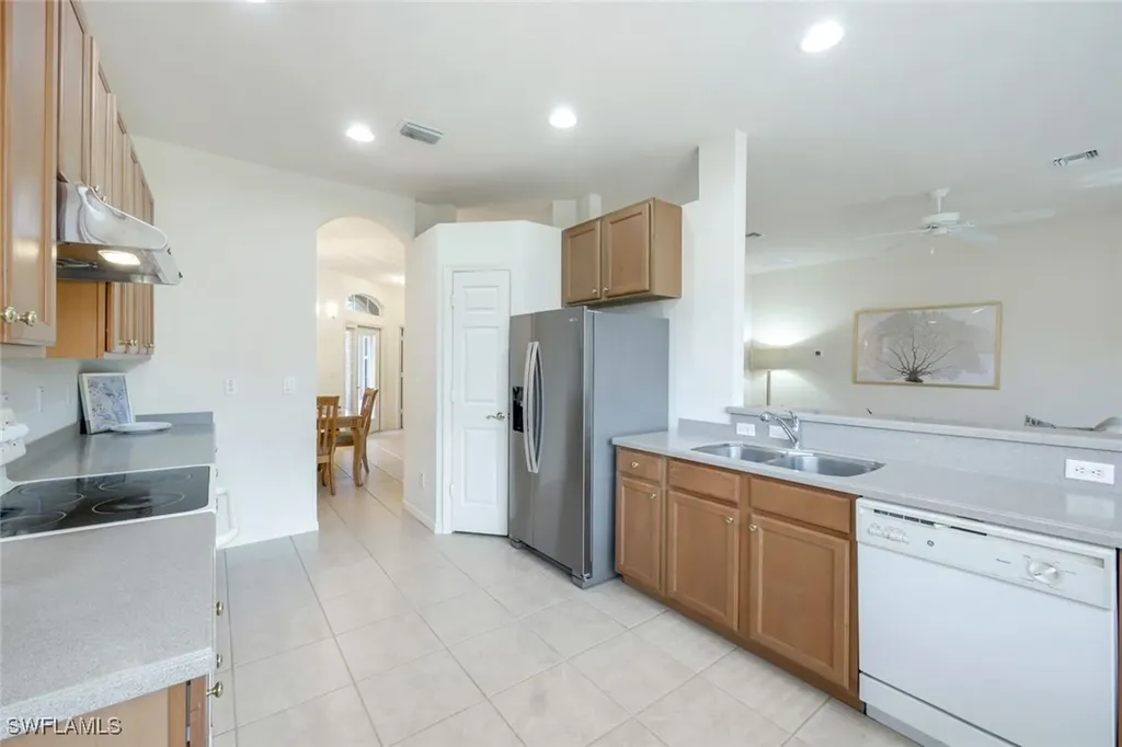 6086 Highwood Park Lane Naples FL 34110