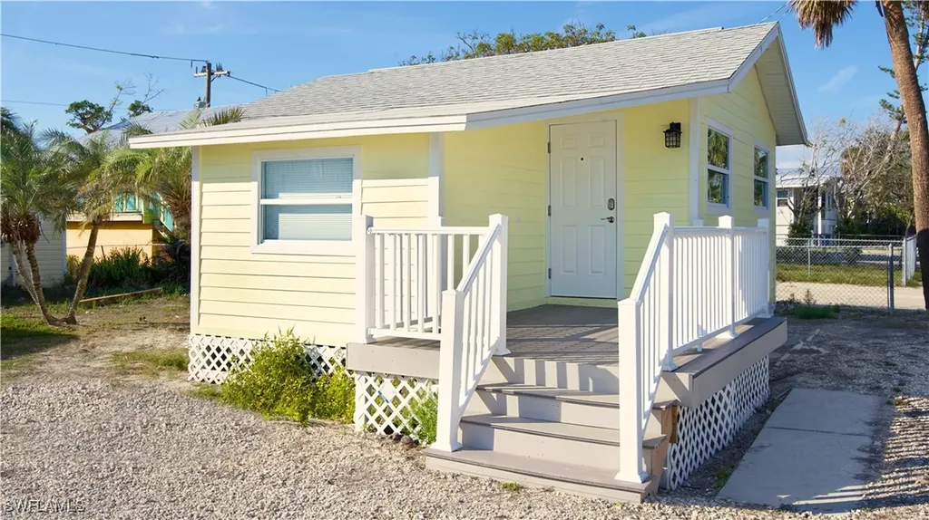 161 / 163 Mango Street Fort Myers Beach FL 33931