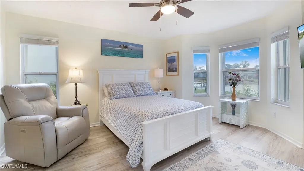 905 New Waterford Drive Naples FL 34104