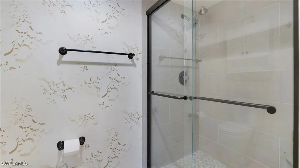 905 New Waterford Drive Naples FL 34104