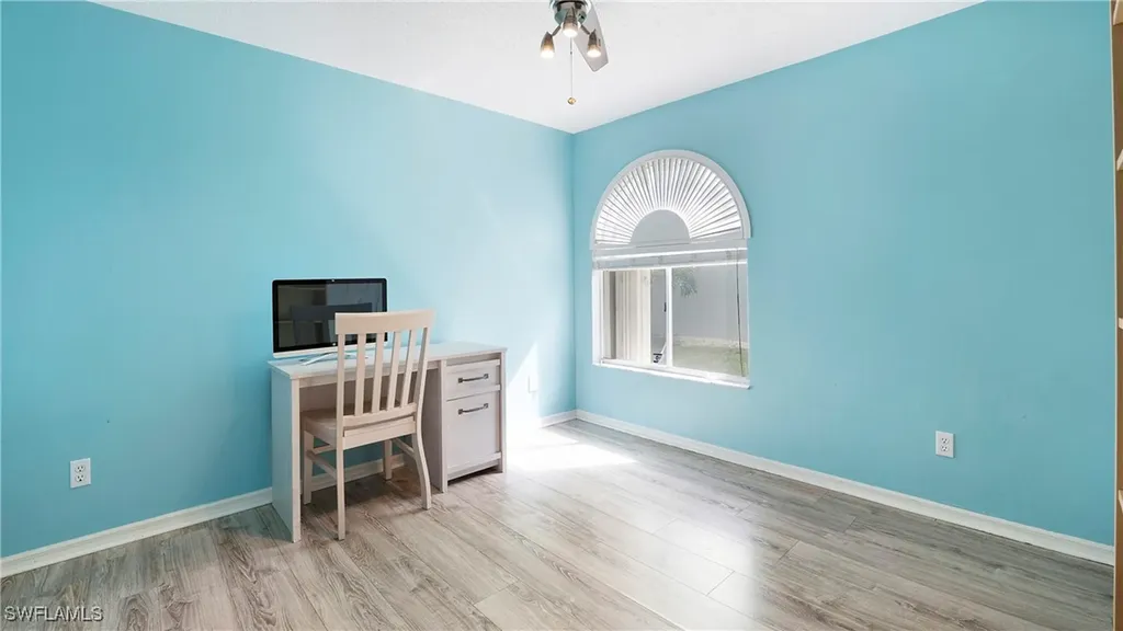 905 New Waterford Drive Naples FL 34104