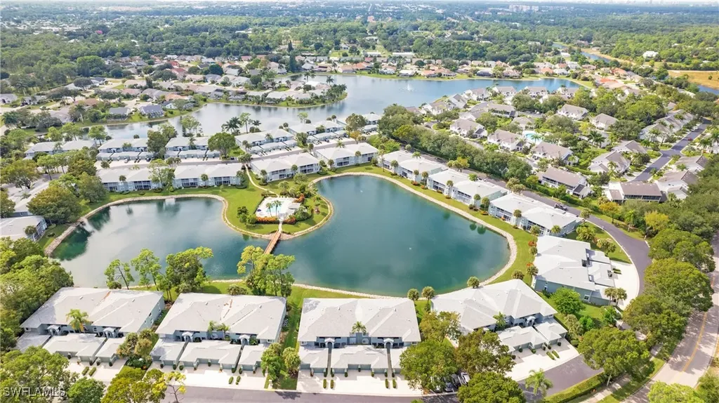 905 New Waterford Drive Naples FL 34104