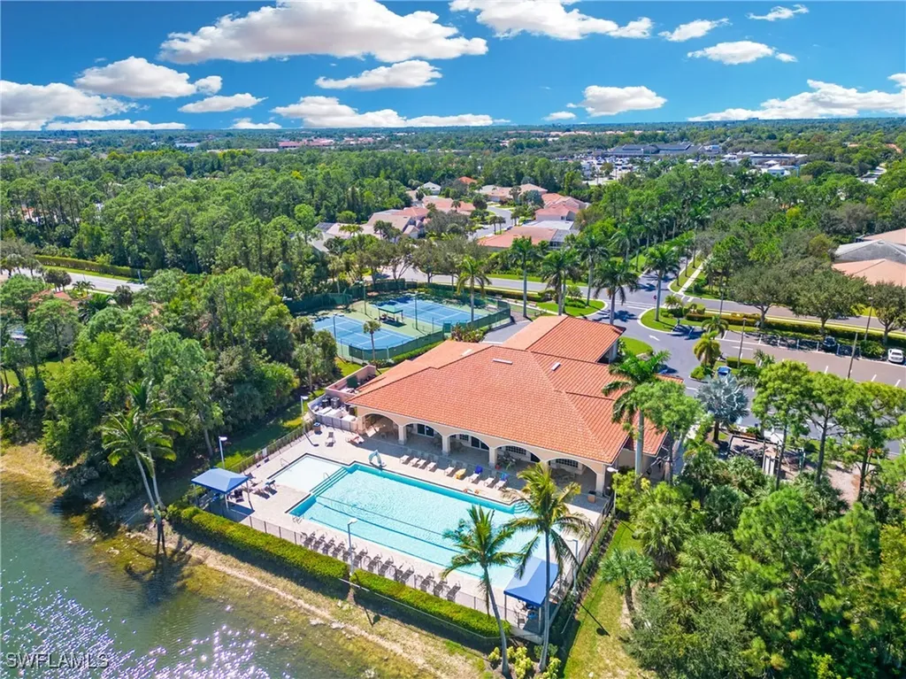 905 New Waterford Drive Naples FL 34104