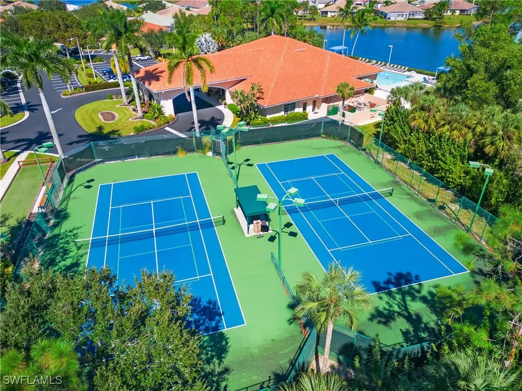 905 New Waterford Drive Naples FL 34104
