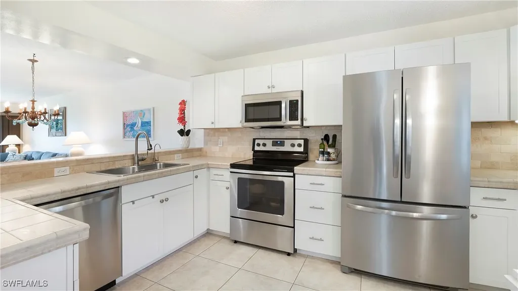 905 New Waterford Drive Naples FL 34104