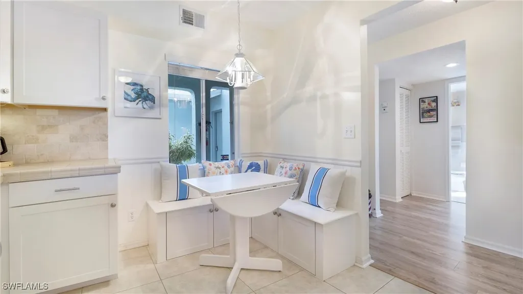 905 New Waterford Drive Naples FL 34104