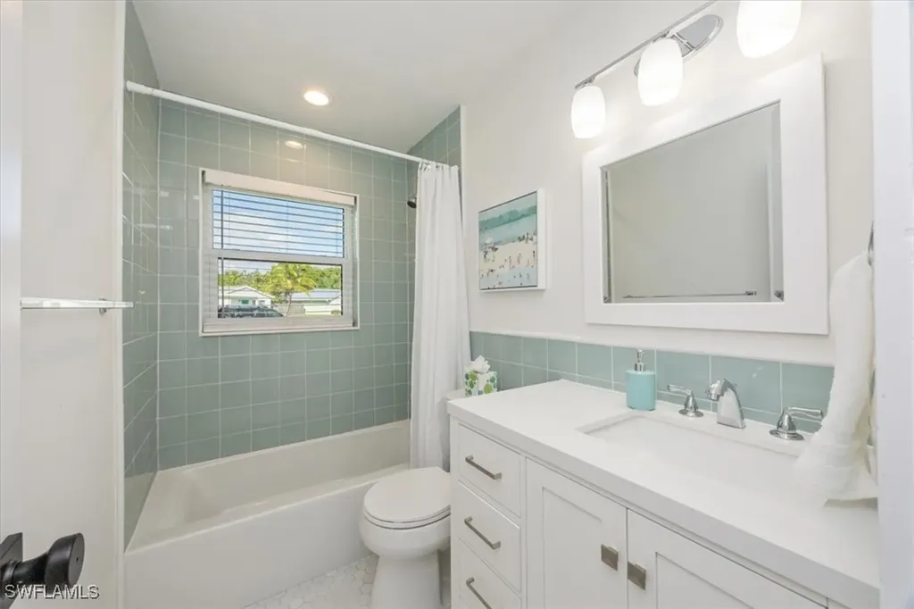 3560 Corana Way Naples FL 34105