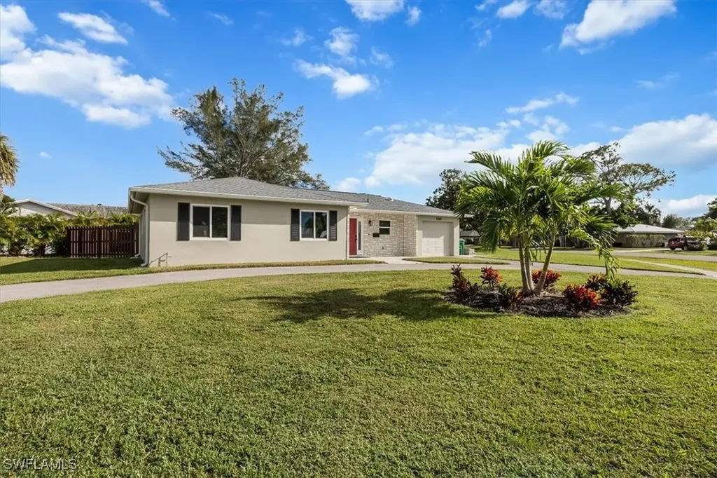 3560 Corana Way Naples FL 34105
