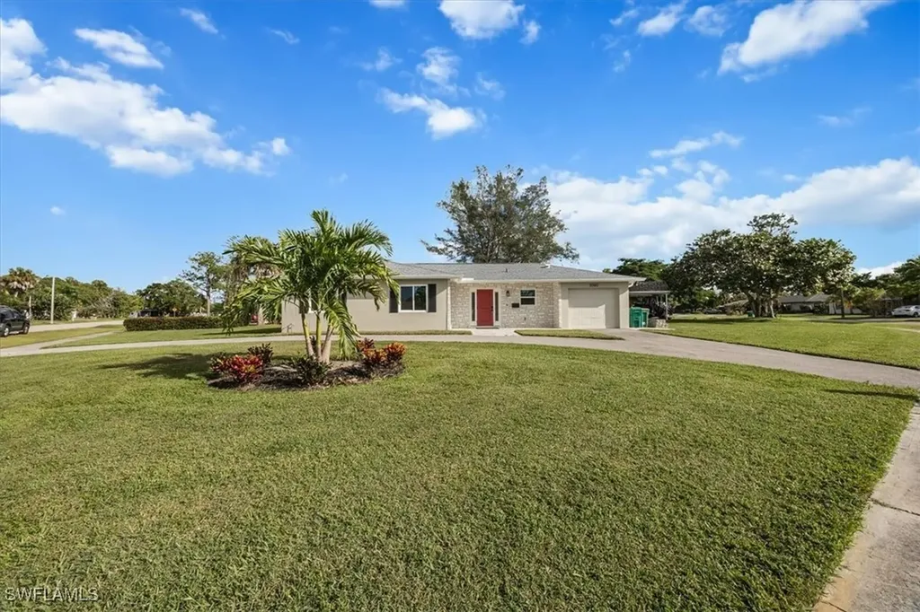 3560 Corana Way Naples FL 34105