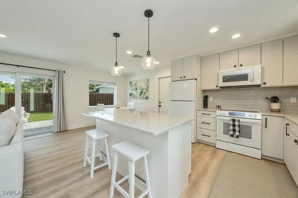 3560 Corana Way Naples FL 34105