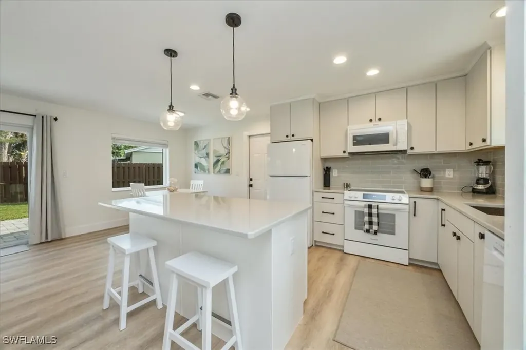 3560 Corana Way Naples FL 34105