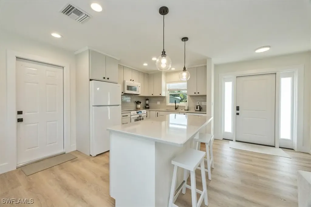 3560 Corana Way Naples FL 34105