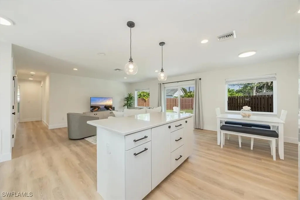 3560 Corana Way Naples FL 34105