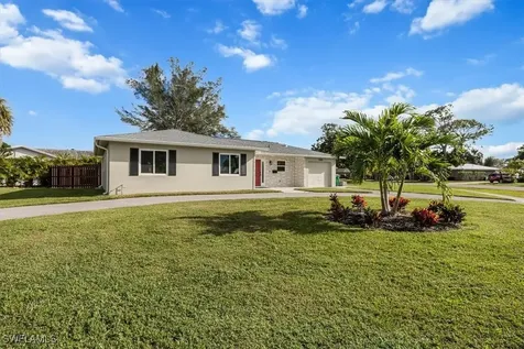 3560 Corana Way Naples FL 34105