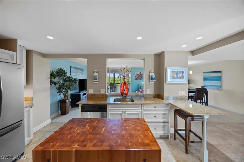 15 Bluebill Avenue Naples FL 34108
