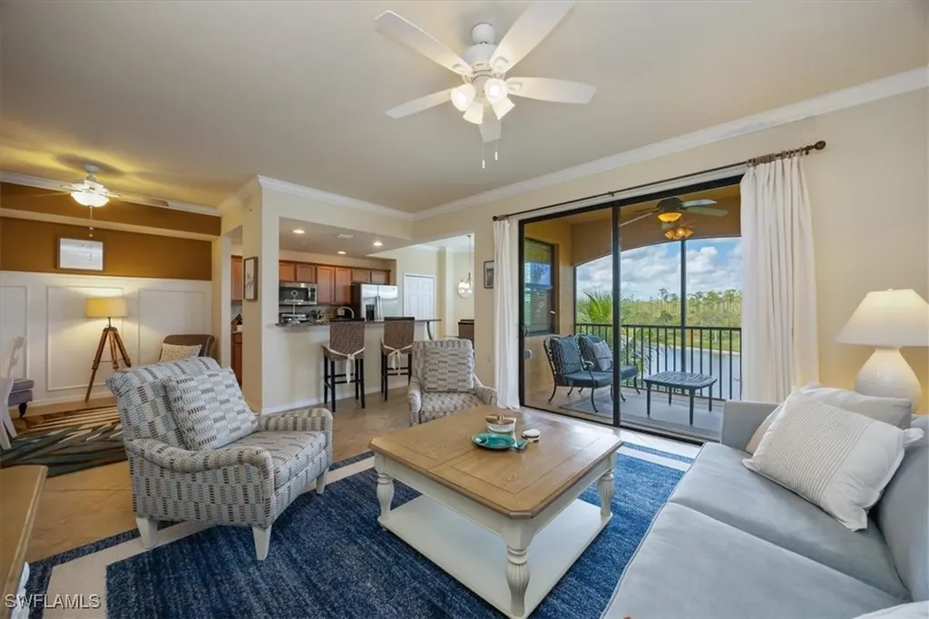 Naples FL, 9731 Acqua Court, Unit 537