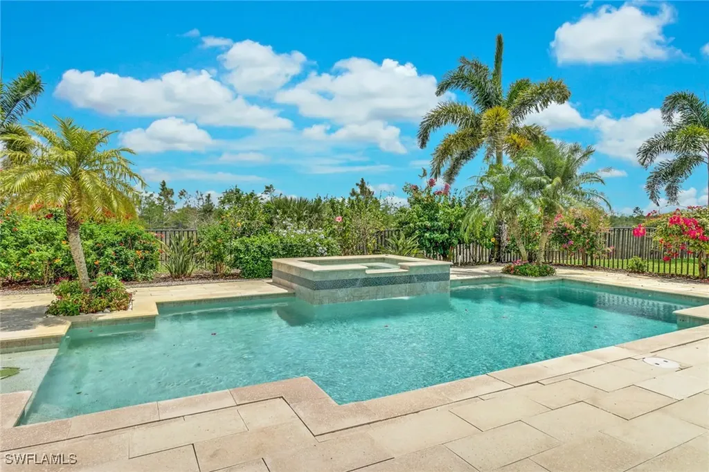 3295 Tahoe Court Naples FL 34119
