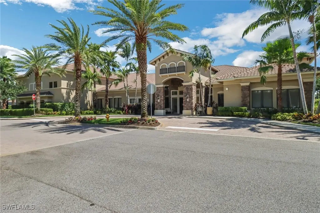 3295 Tahoe Court Naples FL 34119