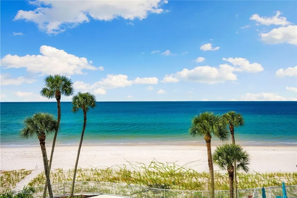 2885 Gulf Shore Boulevard N Naples FL 34103