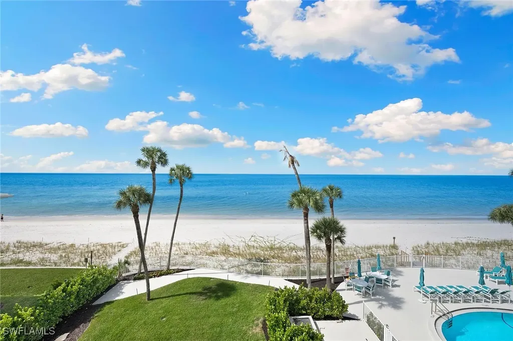 2885 Gulf Shore Boulevard N Naples FL 34103