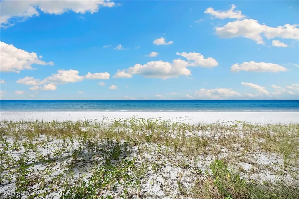 2885 Gulf Shore Boulevard N Naples FL 34103