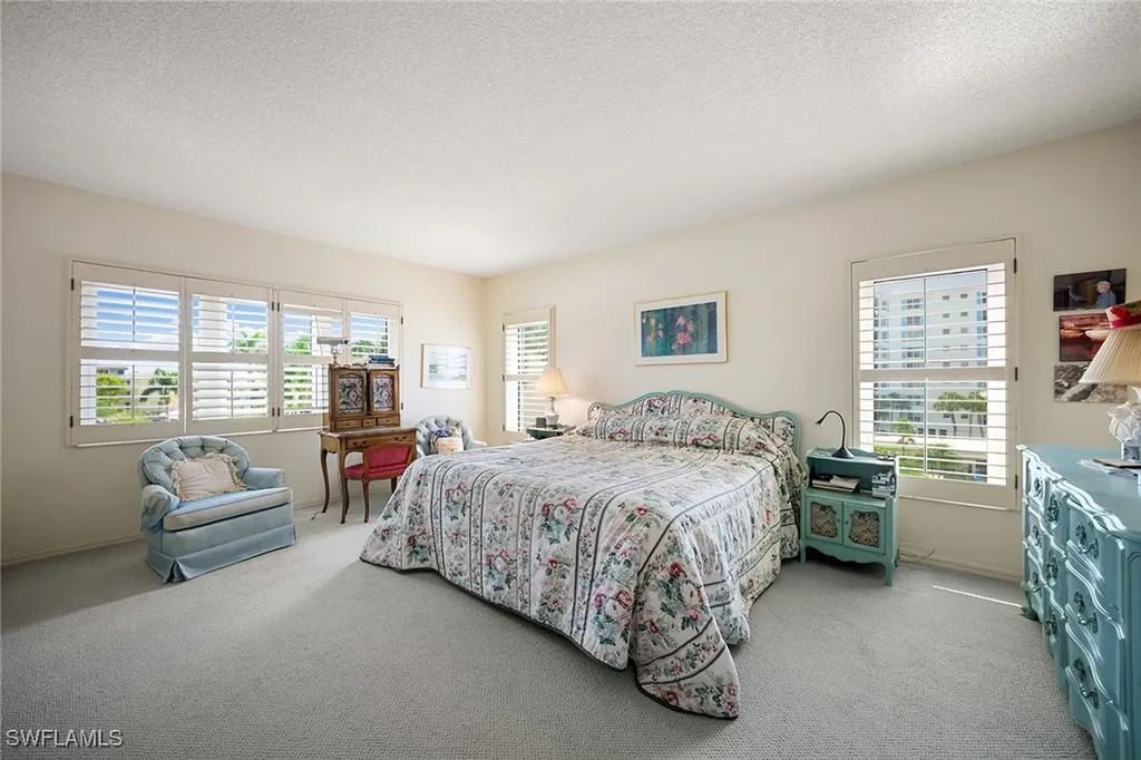 2885 Gulf Shore Boulevard N Naples FL 34103