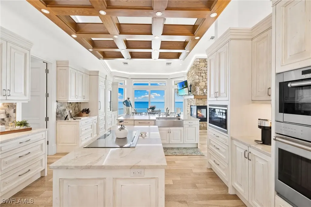 40 32nd Avenue S Naples FL 34102