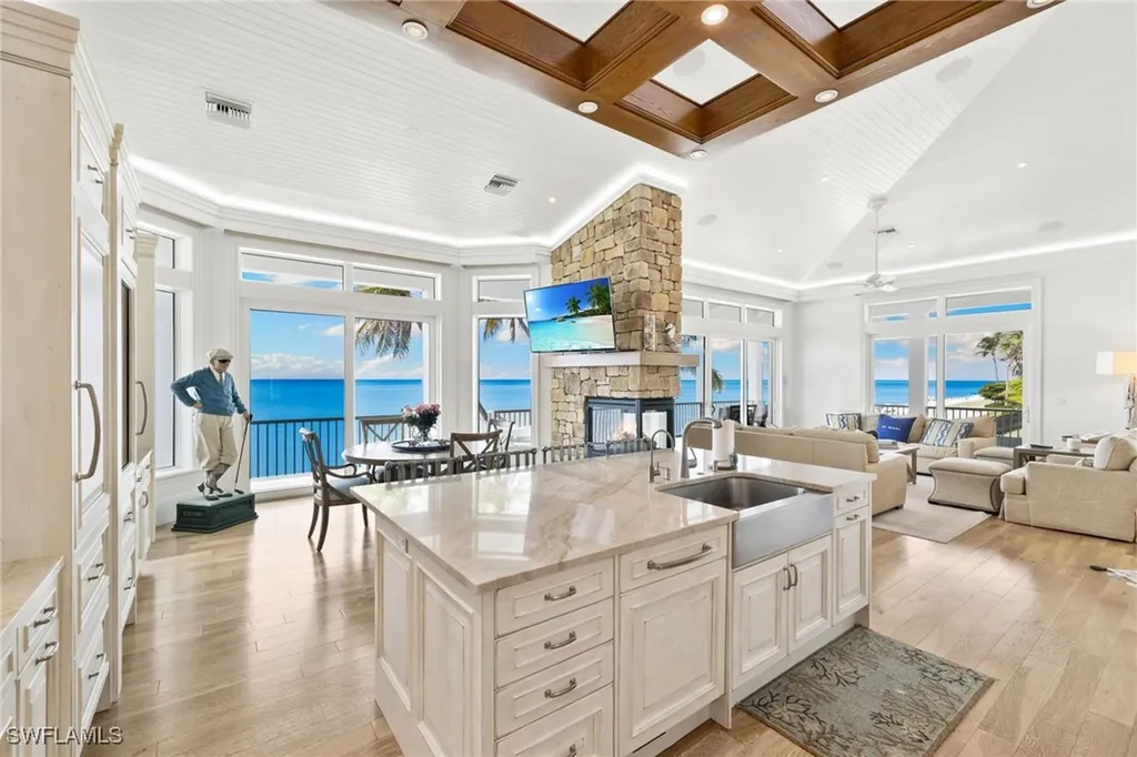 40 32nd Avenue S Naples FL 34102