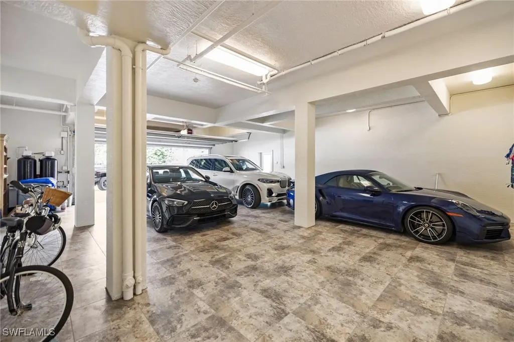 40 32nd Avenue S Naples FL 34102