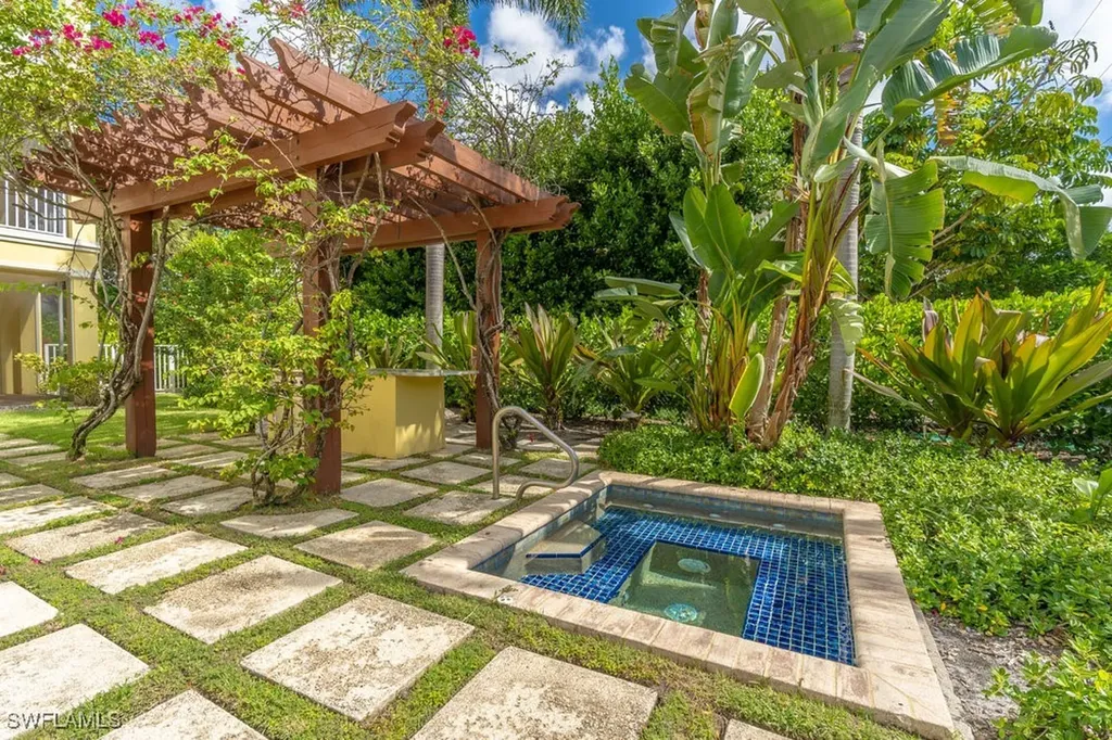 300 3rd Avenue S Naples FL 34102